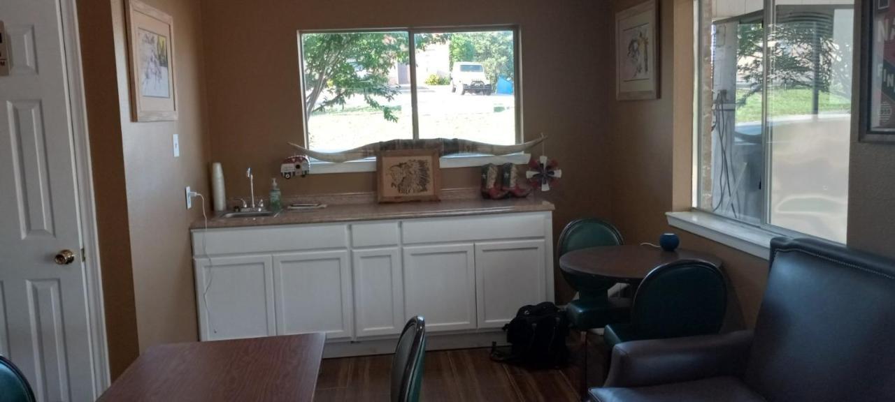 Glen Rose Inn & Suites 外观 照片