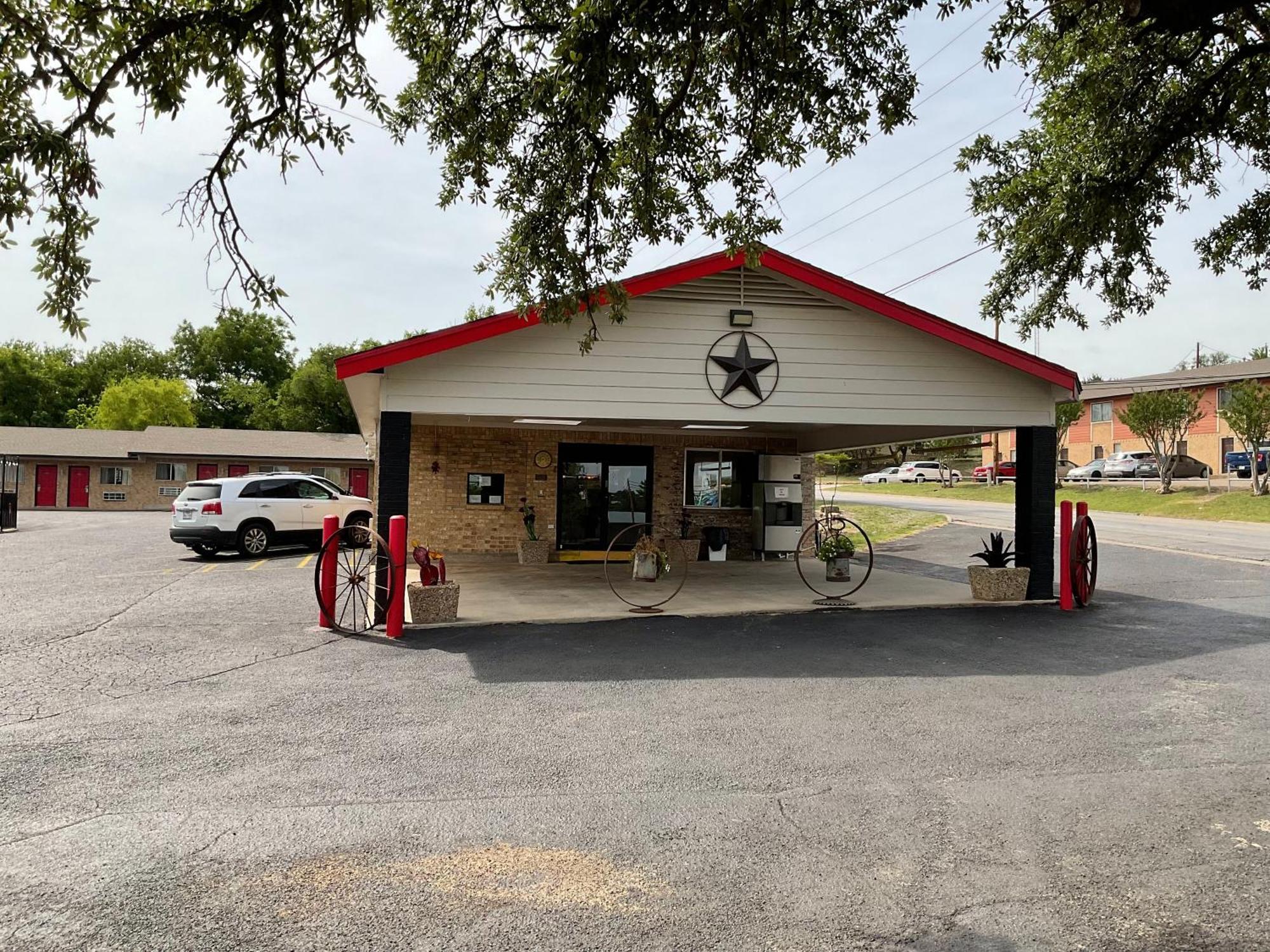 Glen Rose Inn & Suites 外观 照片